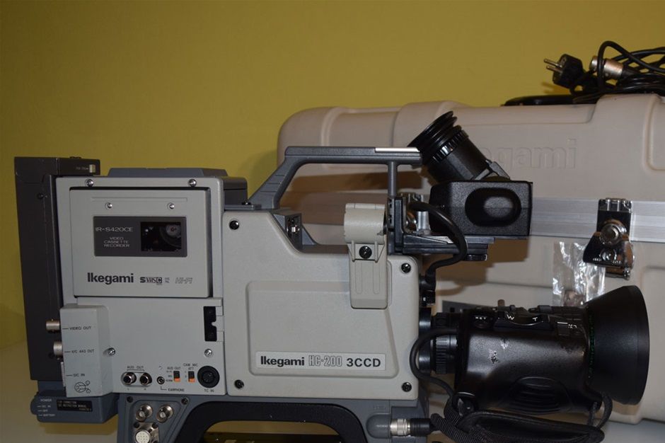 Vintage IKEGAMI HC-200 + IR-S420CE SVHS Recorder

The Ikegami's HC-200 is a compact, lightweight, high-class 3 CCD color camera for ENG and EFP. Its design incorporates an efficient 1/2-inch CCD which ensures high performance, ease of operation and high stability as well. The HC-200 is an extraordinary multi purpose color camera. It features a quality picture with low smear, CCD precision fixing technique, low-noise preamplifier and highlight compression. It also provides a variety of high-accuracy automatic controls by a microcomputer. Further, it has a character display on the viewfinder, including a highly effec- tive status display to prevent error operation. The camera can be used in conjunction with S- VHS portable VCR directly. It ensures easy on-board VCR operation. The HC-200 is provided with a full-line of accessories. It allows for a wide variety of services, including the connection of y / C separate output signal for S- VHS and the connection of a VCR com- ponent signal type for use of a BETACAM and M II, as well as services of ENG and EFP.

Features

3 CCD 
The HC-200 uses a high-efficiency CCD and a number of advanced video circuits. It assures a horizontal resolution of 530 lines or more and a signal-to-noise-ratio of higher than 58dB. It can be used in illumination as low as 20 lux minimum for f1.4 with +18dB gain. The CCD greatly reduces vertical smear, moire, ringing and fixed-pattern noise, thereby providing a high-quality picture.

Electronic Shutter 
The HC-200 has an electronic variable shutter that not only allows you to shoot a subject moving at a high speed, but it also removes fluorescent light flicker by