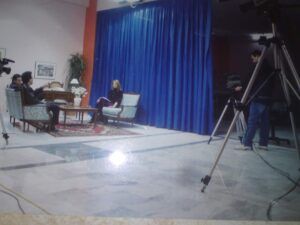 Το STV διέθετε για τοπικό σταθμό πολύ μεγάλο πλατώ. Φωτογραφία από το το studio στο Νέο Σούλι.
