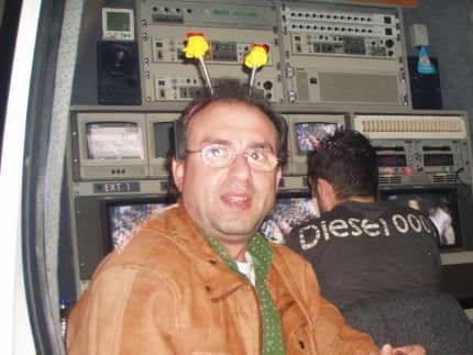 Γιώργος Σταματόπουλος παρέα με τον Thanasis Millas και το Δημήτρη Σπαλιαρα το 2002 ήταν οι τεχνικοί του Τηλεοπτικού Σταθμού PATRA TV