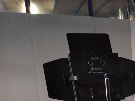 Φωτογραφία από την κατασκευή των τηλεοπτικών πλατώ του καναλιού.